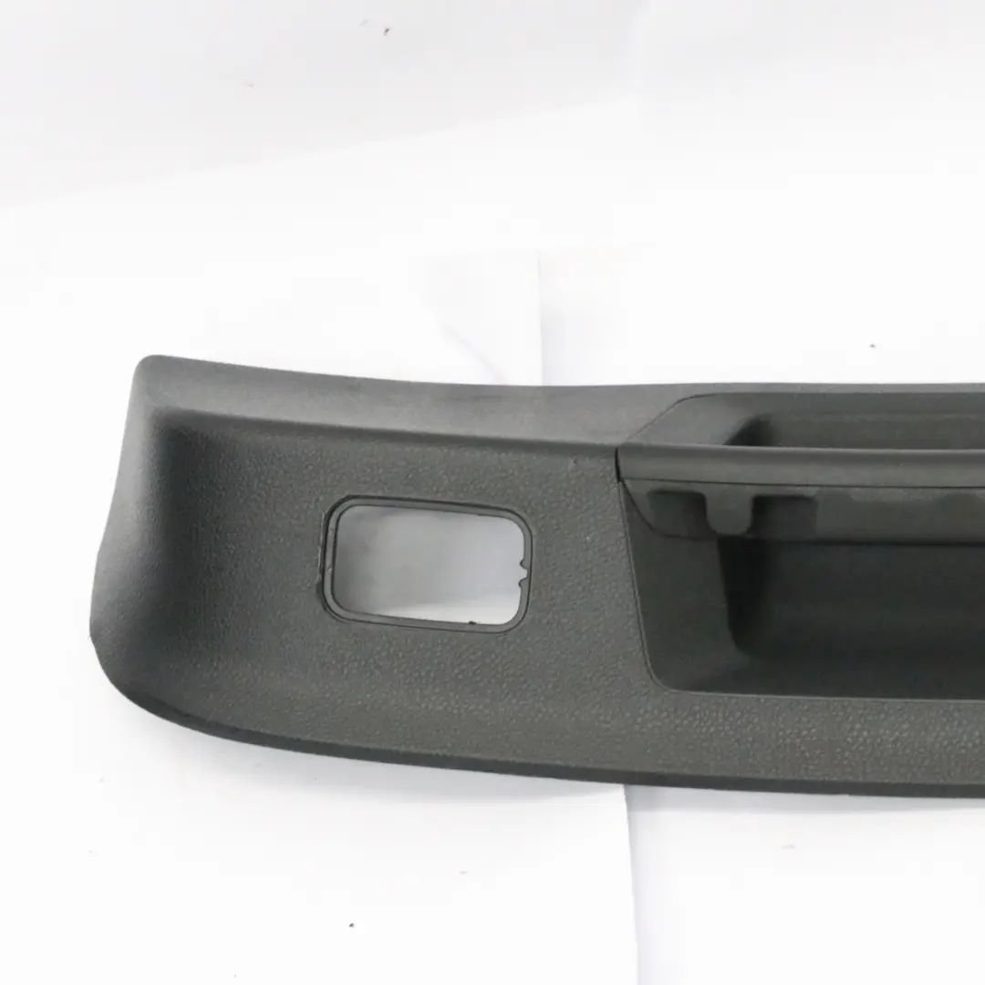 Heckklappengriffhalterung Nummernschildbeleuchtung für Mercedes C292 mit Teilenummer A2927400072 Mercedes C292 Heckklappengriffhalterung Nummernschildbeleuchtung - SKU A2927400072 - Teilenummer A2927400072