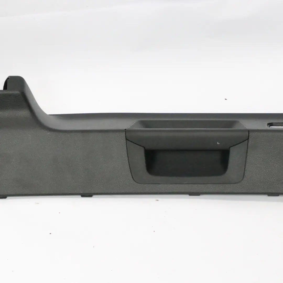 Maniglia portellone posteriore montaggio luce targa per Mercedes C292 con numero di parte A2927400072 Mercedes C292 Maniglia portellone posteriore montaggio luce targa - SKU A2927400072 - Numero di parte A2927400072