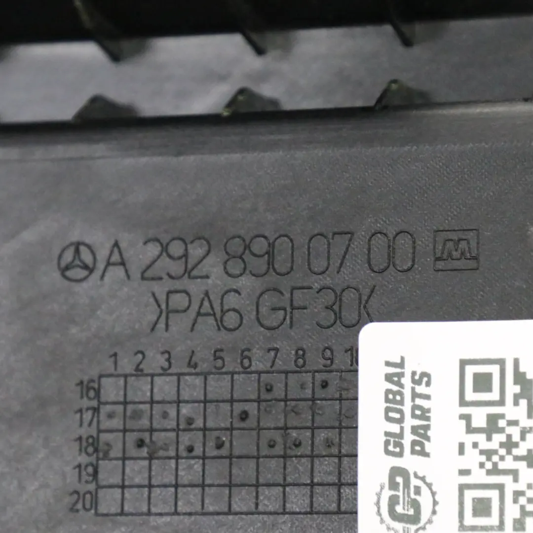Mercedes GLE C292 Montaggio staffa Rivestimento laterale destro - SKU A2928900700 - Número de pieza A2928900700