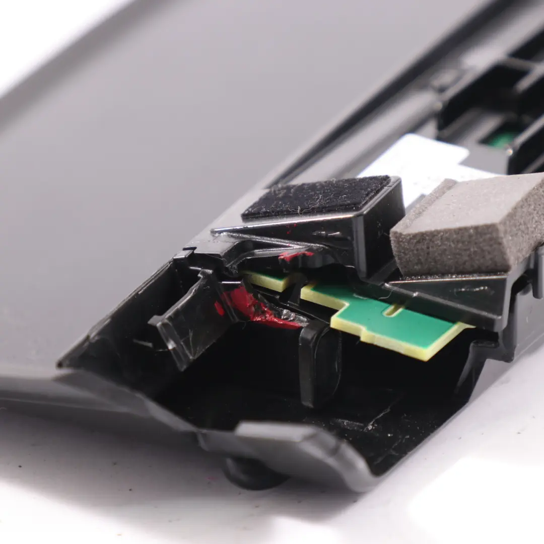 Zusätzliche Dritte Bremsleuchte Bremsleuchte für Mercedes GLE C292 Coupe mit Teilenummer A2929064500 Mercedes GLE C292 Coupe Zusätzliche Dritte Bremsleuchte Bremsleuchte - SKU A2929064500-1 - Teilenummer A2929064500