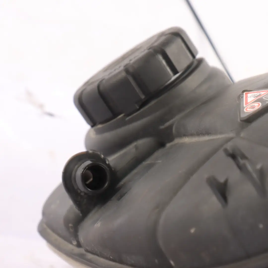 Tanque Expansión Refrigerante Botella Depósito para Mercedes W447 con número de pieza A4475000049 Mercedes W447 Tanque Expansión Refrigerante Botella Depósito - SKU A4475000049 - Número de pieza A4475000049