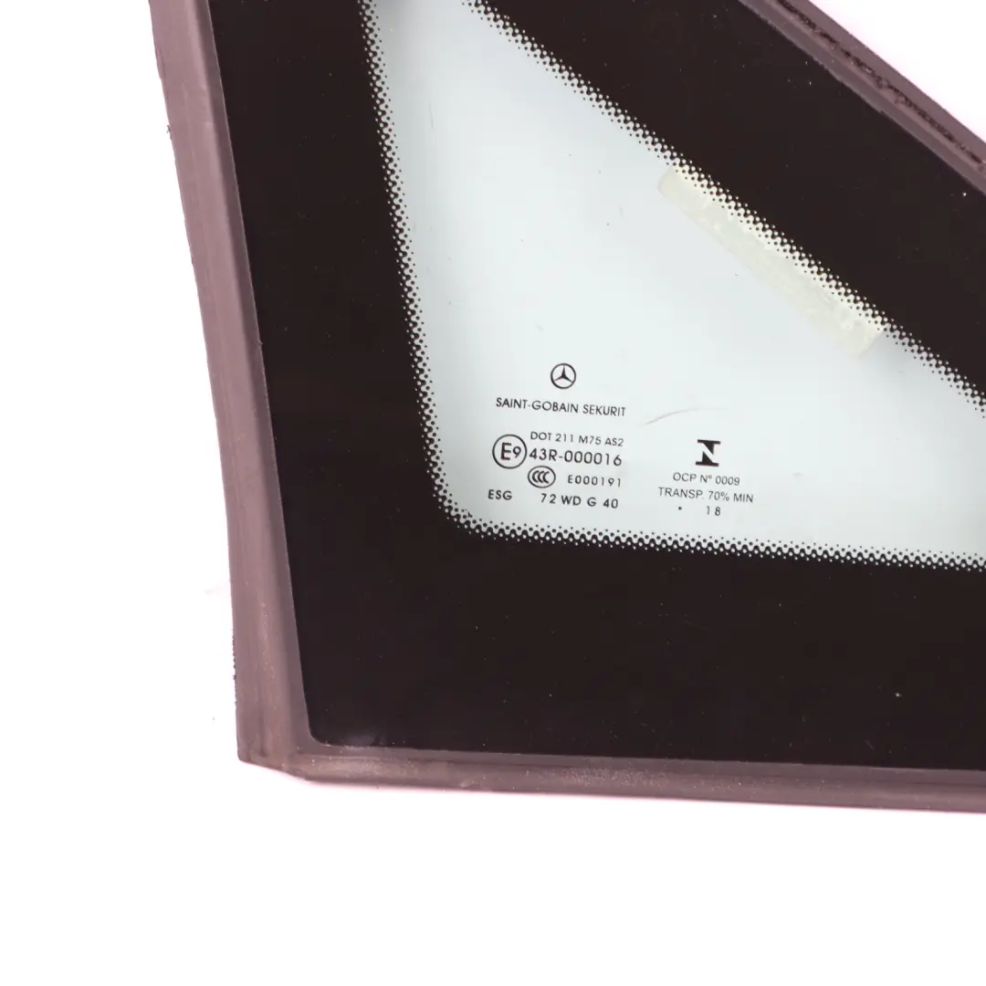 Side Window Mercedes VIto W447 Front Right O/S Fixed Triangle Glass Glazing AS2 to with Part number A4476730405 Side Window Mercedes VIto W447 Front Right O/S Fixed Triangle Glass Glazing AS2 - SKU A4476730405 - Part number A4476730405