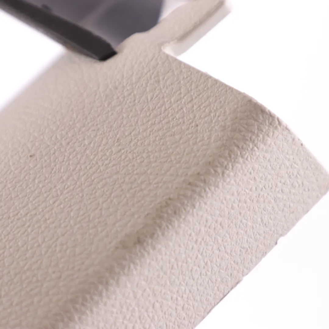 Pilar A Columna Recorte Panel Cubierta Izquierda Negro A2536903100 para Mercedes W447 con número de pieza A4476904025 Mercedes W447 Pilar A Columna Recorte Panel Cubierta Izquierda Negro A2536903100 - SKU A4476904025 - Número de pieza A4476904025