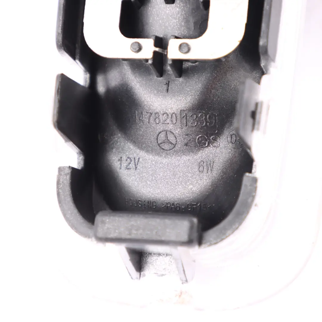 Luz de Techo Trasera Techo Interior Luz de Lectura para Mercedes W447 con número de pieza A4478201339 Mercedes W447 Luz de Techo Trasera Techo Interior Luz de Lectura - SKU A4478201339 - Número de pieza A4478201339