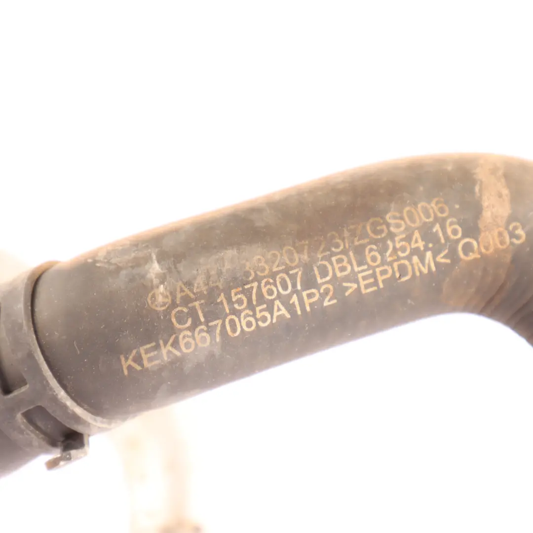 Refrigerante Manguera Calentador Línea Agua para Mercedes W447 Diesel con número de pieza A4478320015 Mercedes W447 Diesel Refrigerante Manguera Calentador Línea Agua - SKU A4478320015 - Número de pieza A4478320015