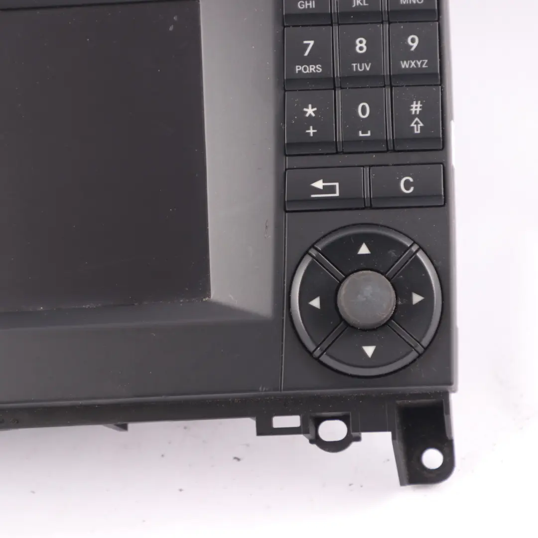 Haupt Gerät Radio Navigation GPS Nav Display für Mercedes Vito W447 mit Teilenummer A4479009005 Mercedes Vito W447 Haupt Gerät Radio Navigation GPS Nav Display - SKU A4479009005 - Teilenummer A4479009005