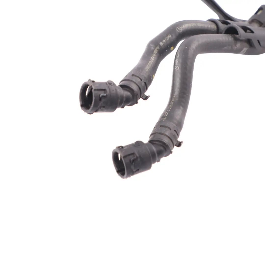 OM608 Tubo Calefactor Manguera Agua Refrigerante para Mercedes W177 con número de pieza A6082000500 Mercedes W177 OM608 Tubo Calefactor Manguera Agua Refrigerante - SKU A6082000500 - Número de pieza A6082000500