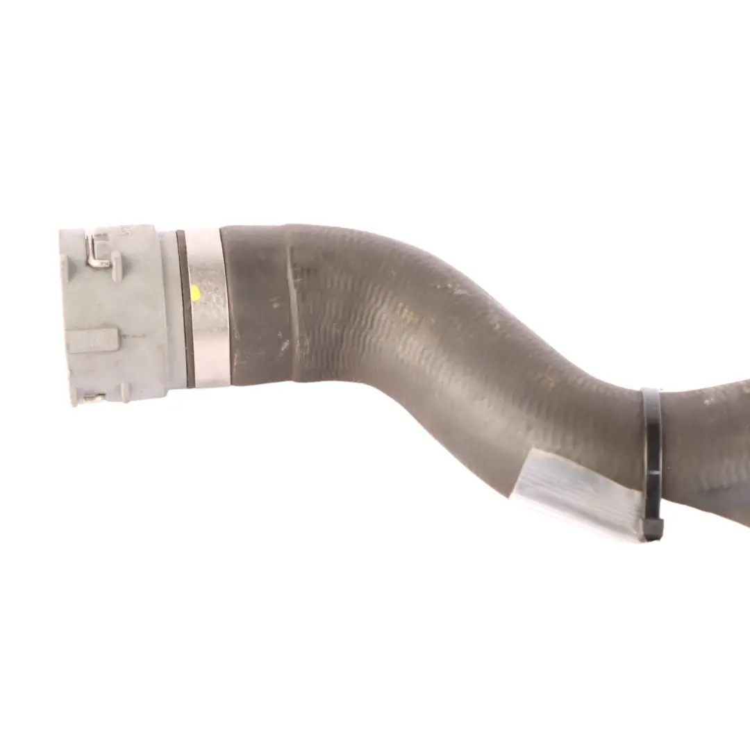 Wasser Schlauch Kühl Schlauch Kühl Mittel OM626 für Mercedes W205 mit Teilenummer A6262030282 Mercedes W205 Wasser Schlauch Kühl Schlauch Kühl Mittel OM626 - SKU A6262030282 - Teilenummer A6262030282