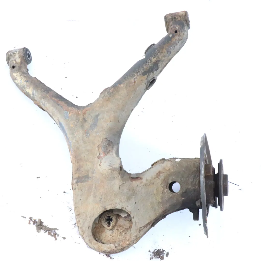 Mercedes Vito W639 Mozzo ruota posteriore Gamba di sospensione Assale portaruota - SKU A6393508705-2 - Numero di parte A6393508705