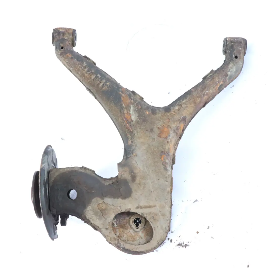 Mercedes Vito W639 Moyeu de Roue Arrière Droite Jambe de Suspension Porte-Roue - SKU A6393508805-2 - Numéro de pièce A6393508805
