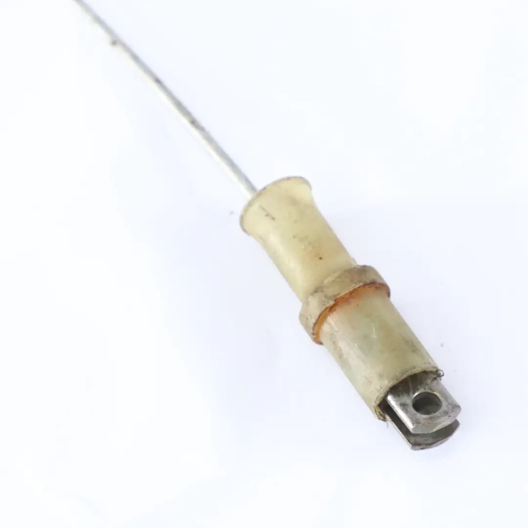 Cable frein Mercedes Vito W639 Ligne câble main stationnement droite pour à propos du numéro de pièce A6394203685 Cable frein Mercedes Vito W639 Ligne câble main stationnement droite - SKU A6394203685 - Numéro de pièce A6394203685