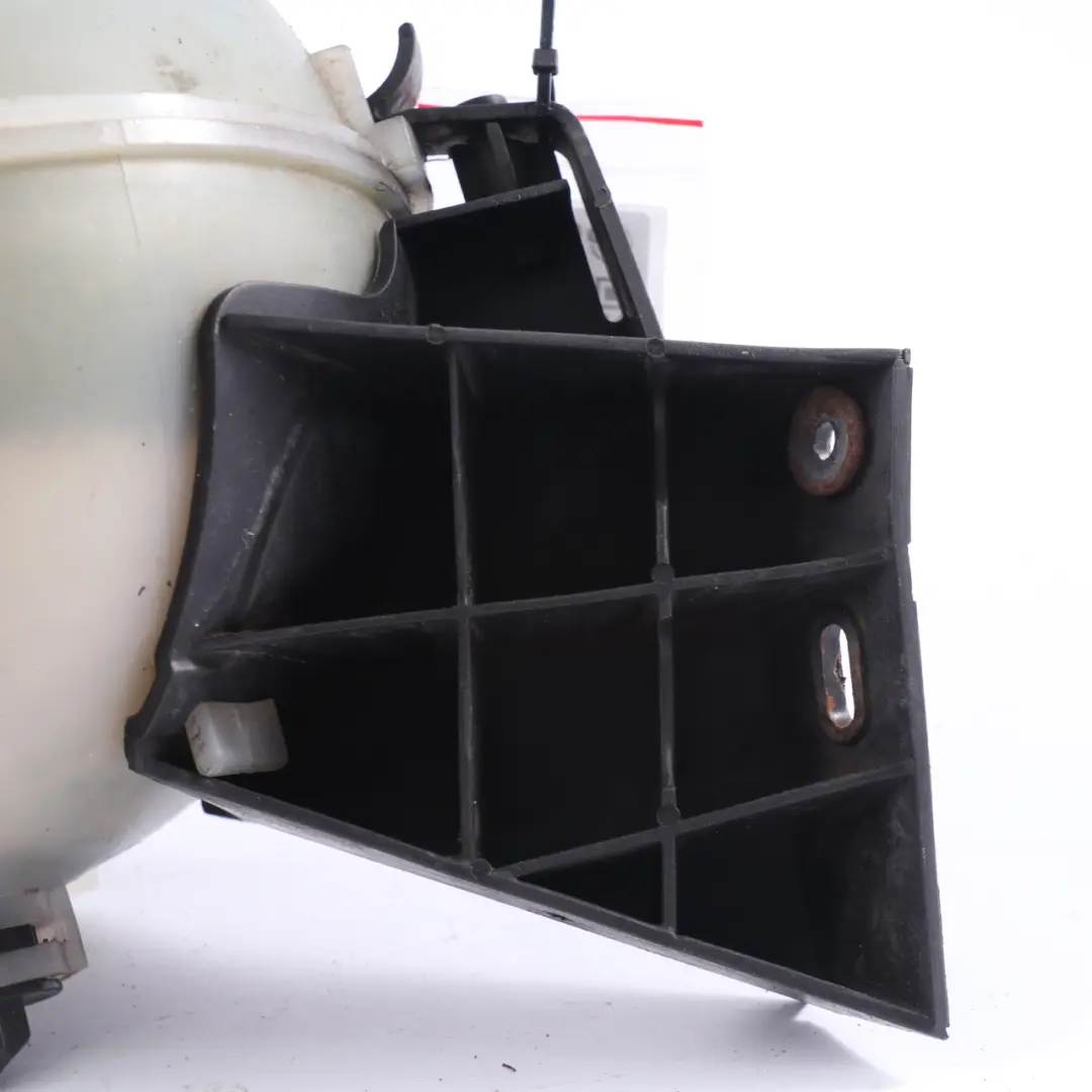 Mercedes W639 Réservoir expansion liquide refroidissement Bouteille - SKU A6395010203 - Numéro de pièce A6395010203