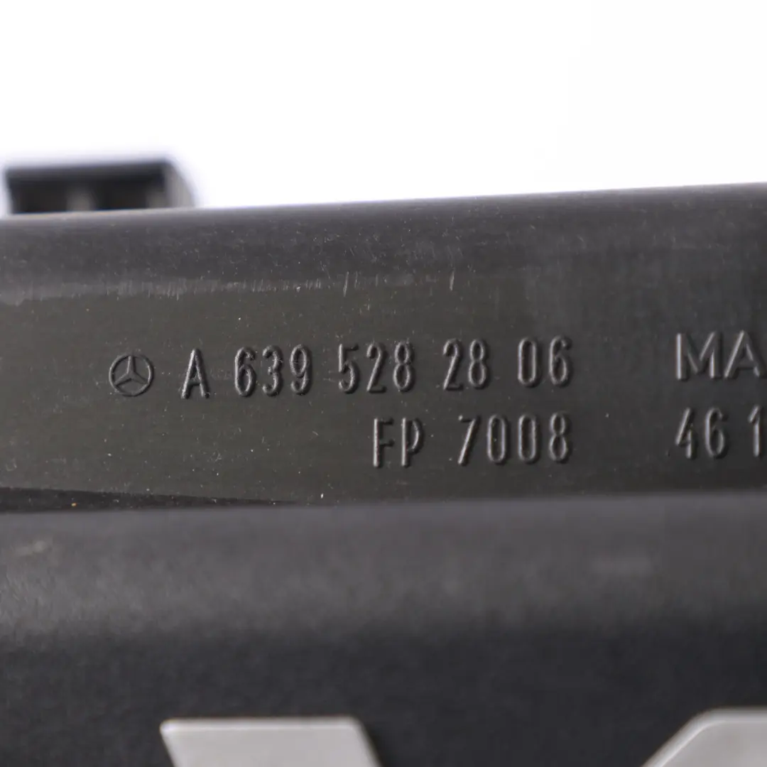 OM642 Luftfilter Obere Abdeckung für Mercedes Vito Viano W639 mit Teilenummer A6395280322 Mercedes Vito Viano W639 OM642 Luftfilter Obere Abdeckung - SKU A6395280322 - Teilenummer A6395280322