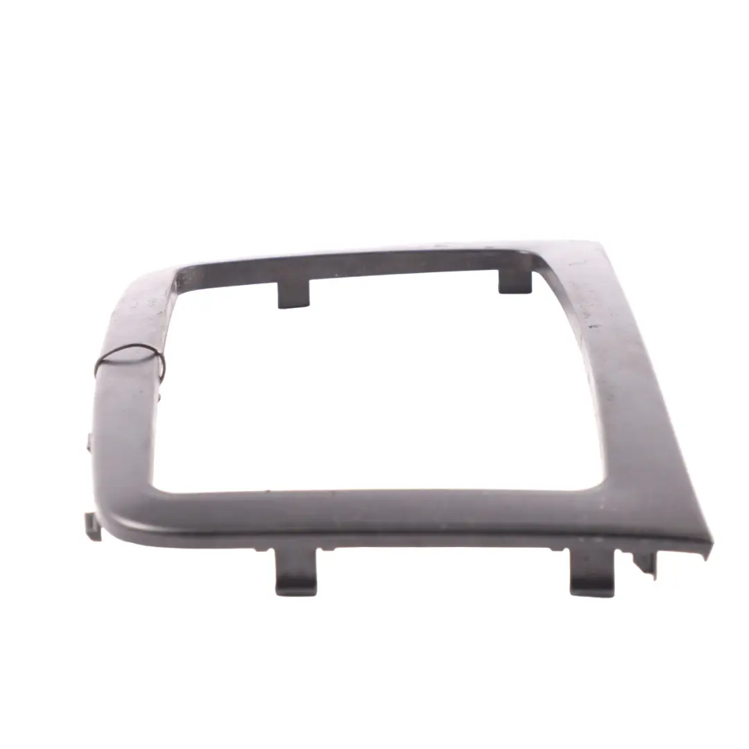 Mercedes Vito W639 Console Centrale Tableau Bord Cache Cadre Radio - SKU A6396890639-1 - Numéro de pièce A6396890639