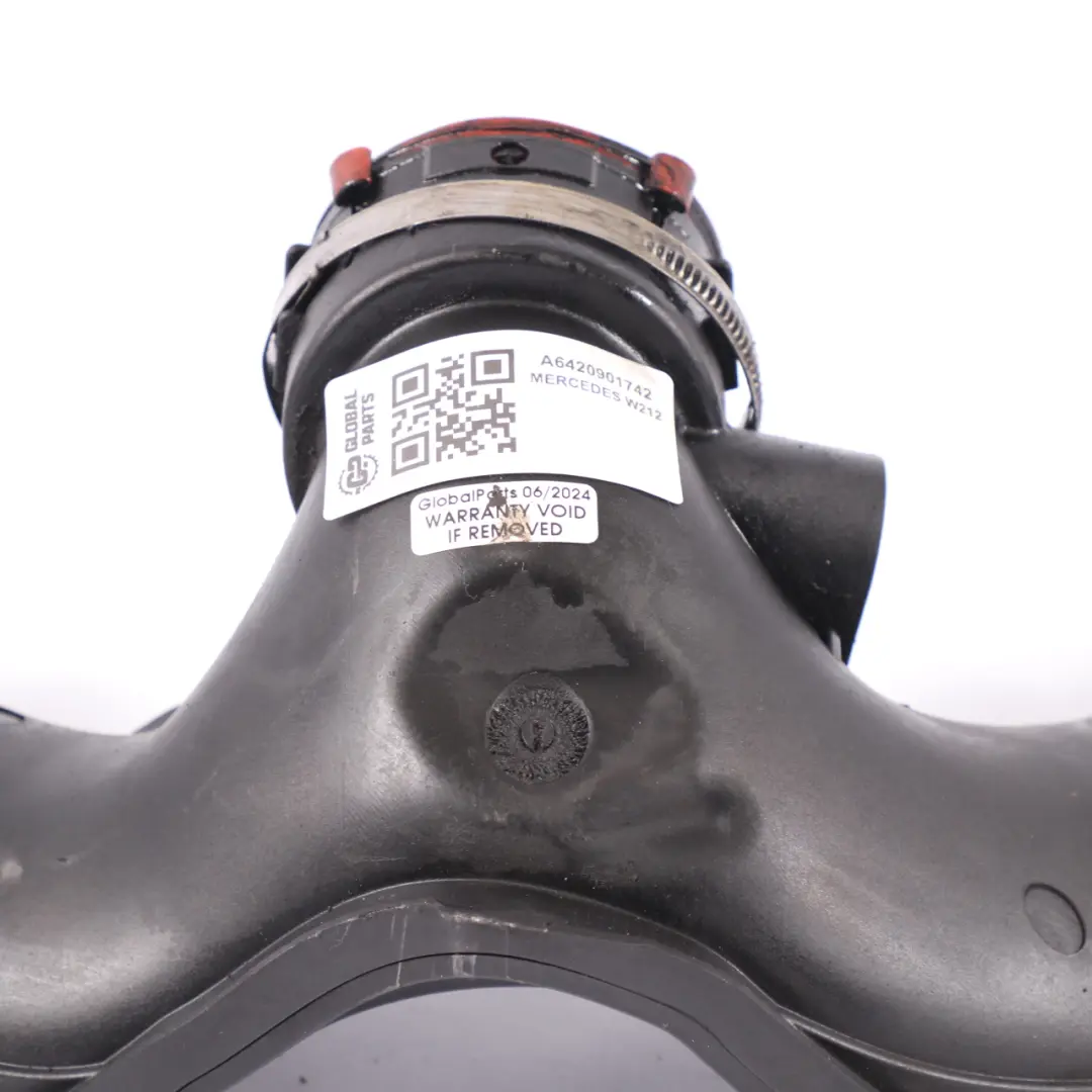 Turbocompressore Mercedes X164 W212 W221 OM642 Tubo Aspirazione Aria per con numero di parte A6420901742 Turbocompressore Mercedes X164 W212 W221 OM642 Tubo Aspirazione Aria - SKU A6420901742 - Numero di parte A6420901742