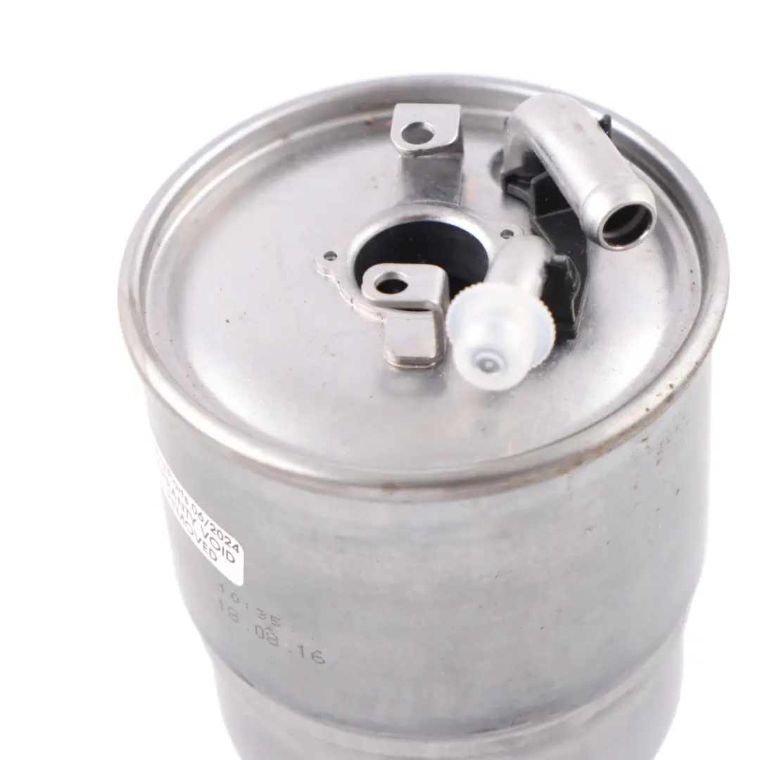 Filter OEM Mercedes Sprinter W906 Diesel Engine OM642 OM646 to Fuel with Part number A6420920701 Fuel Filter OEM Mercedes Sprinter W906 Diesel Engine OM642 OM646 - SKU A6420920701 - Part number A6420920701