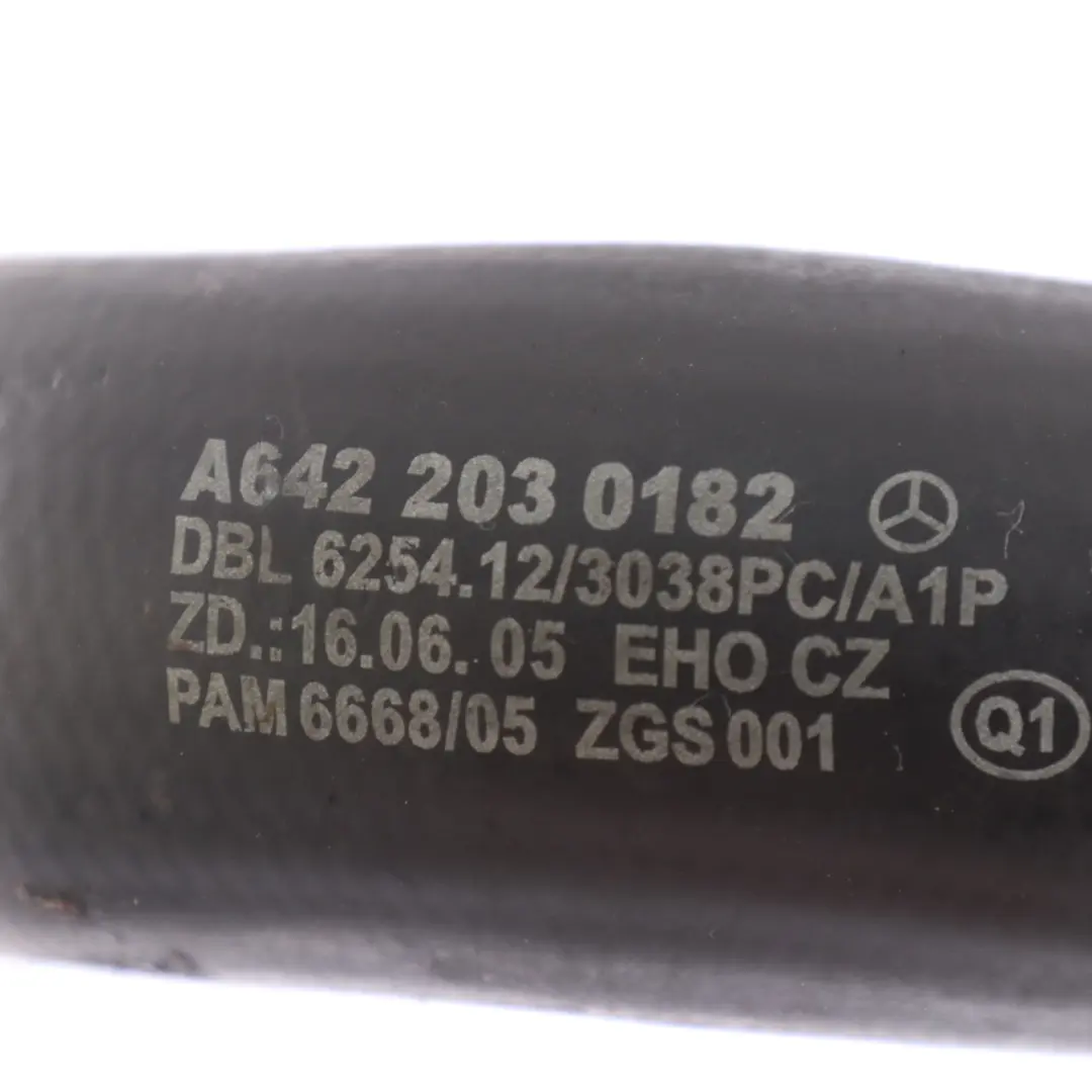 Mercedes W639 Raccord de conduite d'eau Tuyau - SKU A6422030182 - Numéro de pièce A6422030182