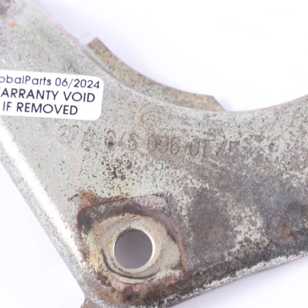 Supporto supporto motore supporto portante per Mercedes Sprinter W906 con numero di parte A6460961945 Mercedes Sprinter W906 Supporto supporto motore supporto portante - SKU A6460961945 - Numero di parte A6460961945