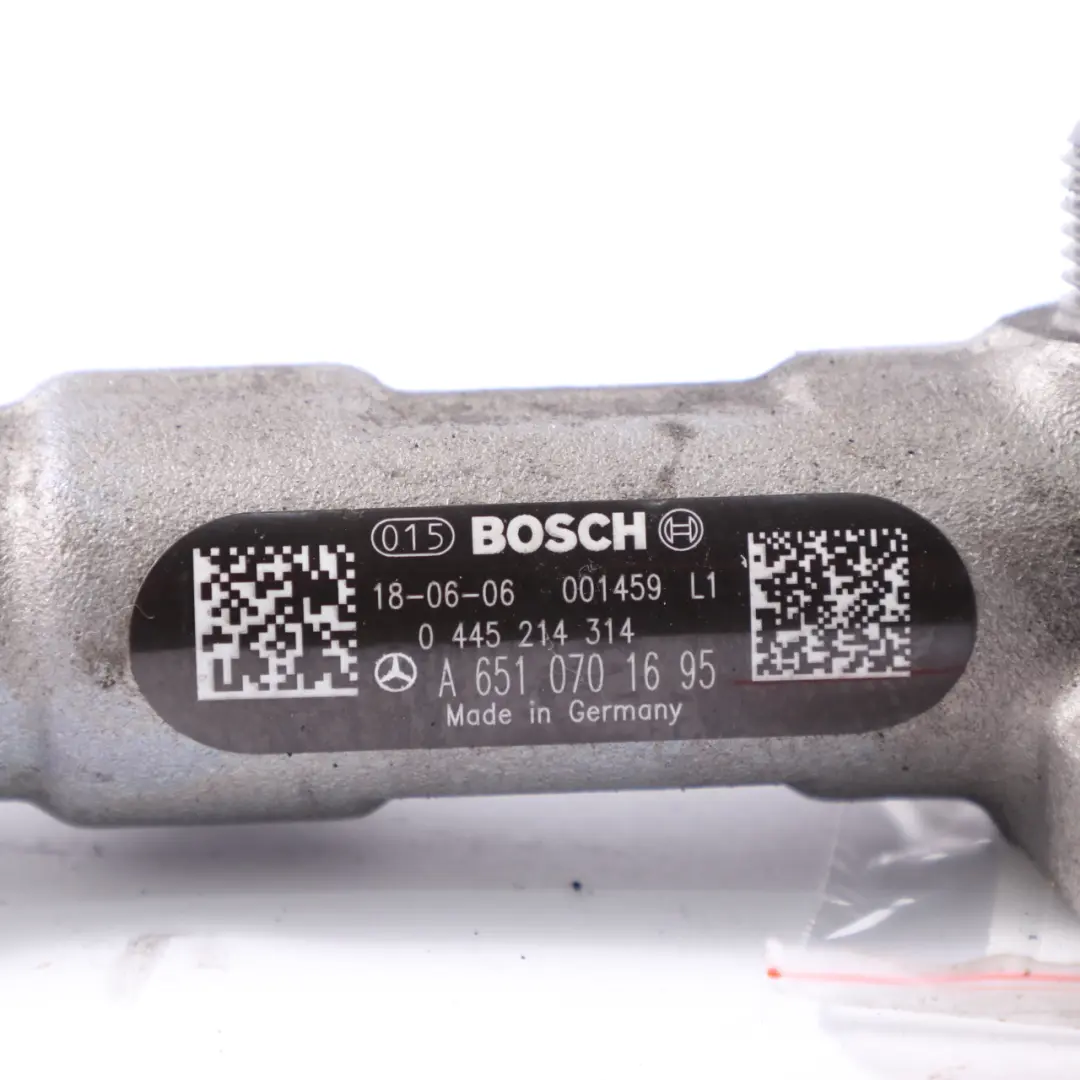  Rail de carburant Mercedes Vito W447 OM651 Injection Haute Pression - SKU A6510701695 - Numéro de pièce A6510701695