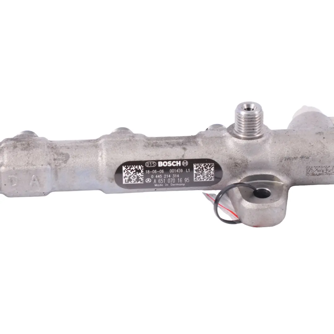 Rail combustible Mercedes Vito W447 OM651 Inyección Alta Presión para con número de pieza A6510701695 Rail combustible Mercedes Vito W447 OM651 Inyección Alta Presión - SKU A6510701695 - Número de pieza A6510701695