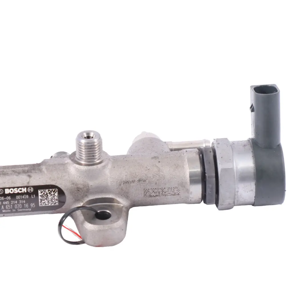 Rail de carburant Mercedes Vito W447 OM651 Injection Haute Pression pour à propos du numéro de pièce A6510701695 Rail de carburant Mercedes Vito W447 OM651 Injection Haute Pression - SKU A6510701695 - Numéro de pièce A6510701695