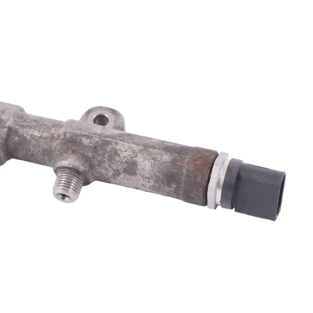 OM651 Szyna Listwa Wtryskowa Paliwa do Mercedes Vito W447 o numerze A6510701695 Mercedes Vito W447 OM651 Szyna Listwa Wtryskowa Paliwa - SKU A6510701695 - Numer Części A6510701695