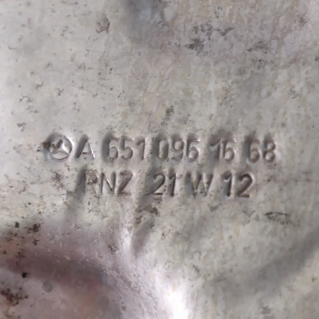 OM651 Osłona Termiczna Turbosprężarki do Mercedes Sprinter W910 o numerze A6510961668 Mercedes Sprinter W910 OM651 Osłona Termiczna Turbosprężarki - SKU A6510961668 - Numer Części A6510961668