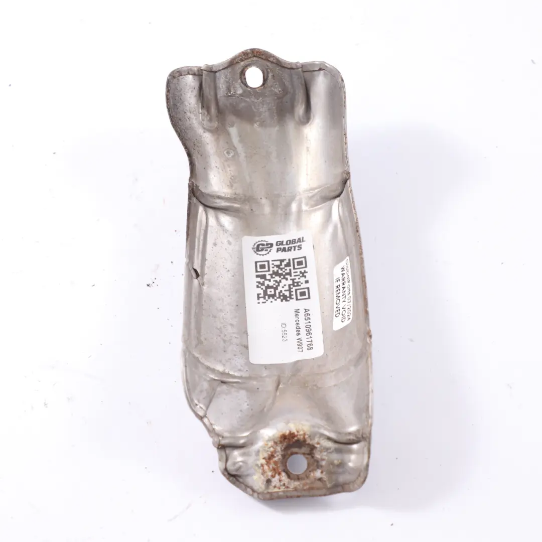 térmico motor Mercedes W907 W910 OM651 Placa resistente para Escudo con número de pieza A6510961768 Escudo térmico motor Mercedes W907 W910 OM651 Placa resistente - SKU A6510961768 - Número de pieza A6510961768