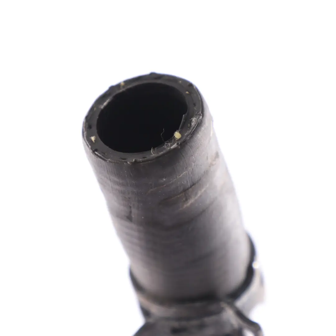 Kühlmittelschlauch AGR Kühler OM651 Diesel für Mercedes Vito W639 mit Teilenummer A6512002300 Mercedes Vito W639 Kühlmittelschlauch AGR Kühler OM651 Diesel - SKU A6512002300 - Teilenummer A6512002300