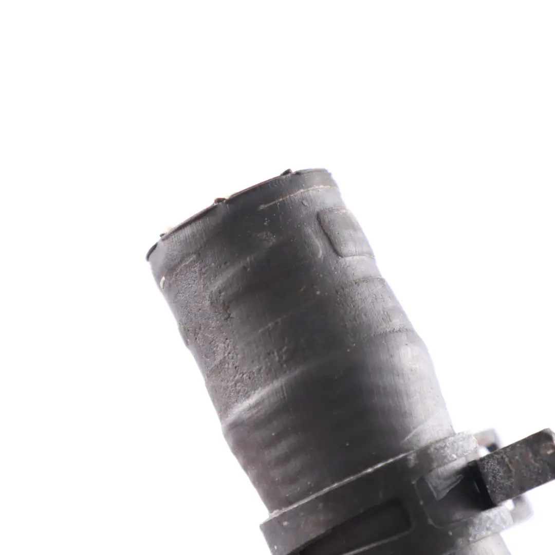 Kühlmittelschlauch AGR Kühler OM651 Diesel für Mercedes Vito W639 mit Teilenummer A6512002300 Mercedes Vito W639 Kühlmittelschlauch AGR Kühler OM651 Diesel - SKU A6512002300 - Teilenummer A6512002300