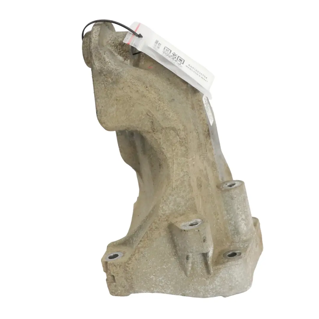 OM651 Soporte de montaje del motor para Mercedes Vito W447 con número de pieza A6512235704 Mercedes Vito W447 OM651 Soporte de montaje del motor - SKU A6512235704 - Número de pieza A6512235704