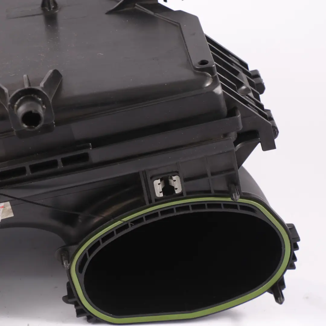 Filter Box Air Intake Silencer Filter Box to Mercedes W205 W213 Air with Part number A6540900001 Mercedes W205 W213 Air Filter Box Air Intake Silencer Filter Box - SKU A6540900001 - Part number A6540900001