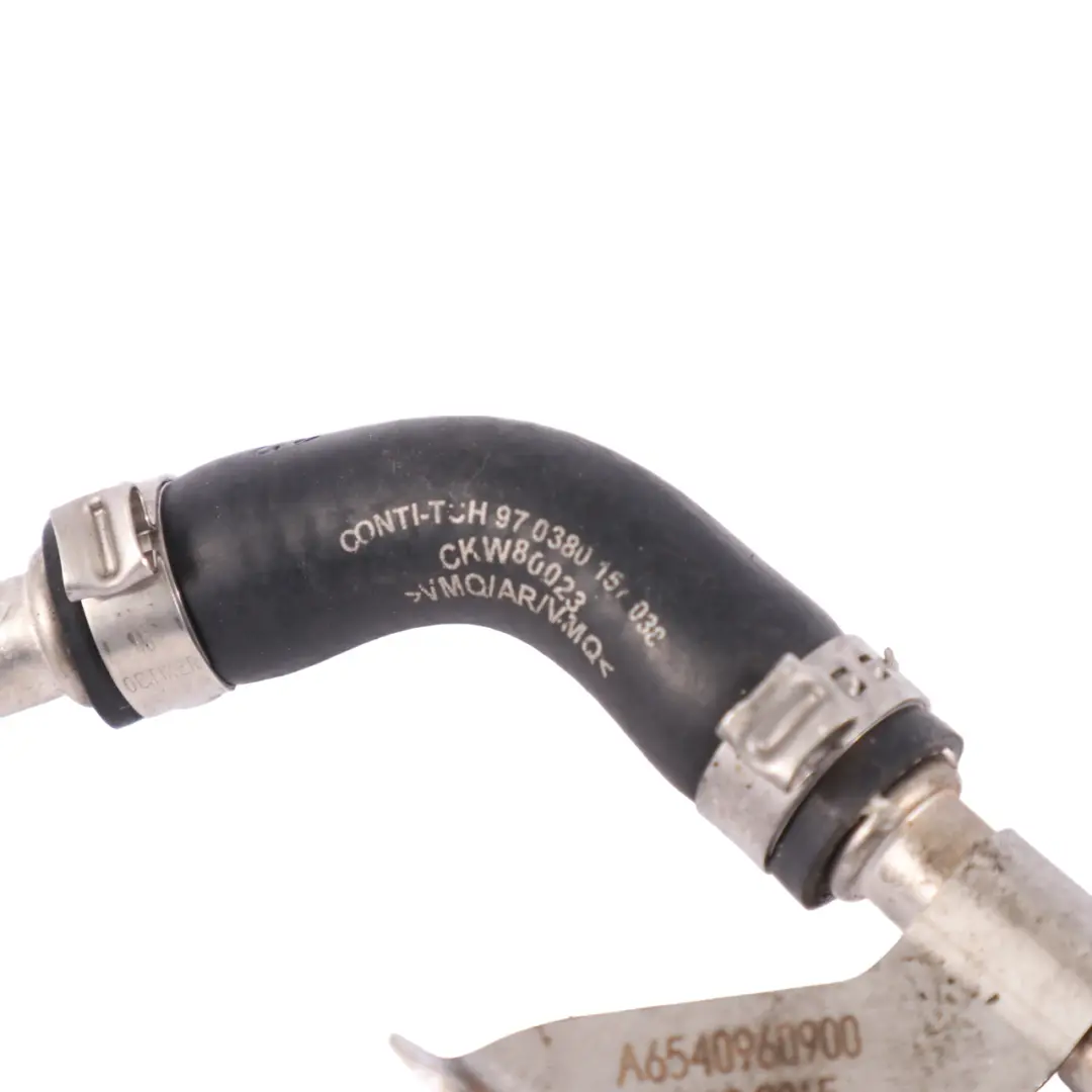 Przewód Rura Turbo Turbiny do Mercedes W213 C238 o numerze A6542032600 Mercedes W213 C238 Przewód Rura Turbo Turbiny - SKU A6542032600 - Numer Części A6542032600