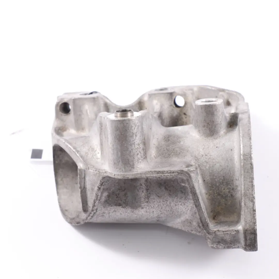 Soporte de cojinete de motor Mercedes C118 Soporte para con número de pieza A6542200031 Soporte de cojinete de motor Mercedes C118 Soporte - SKU A6542200031 - Número de pieza A6542200031