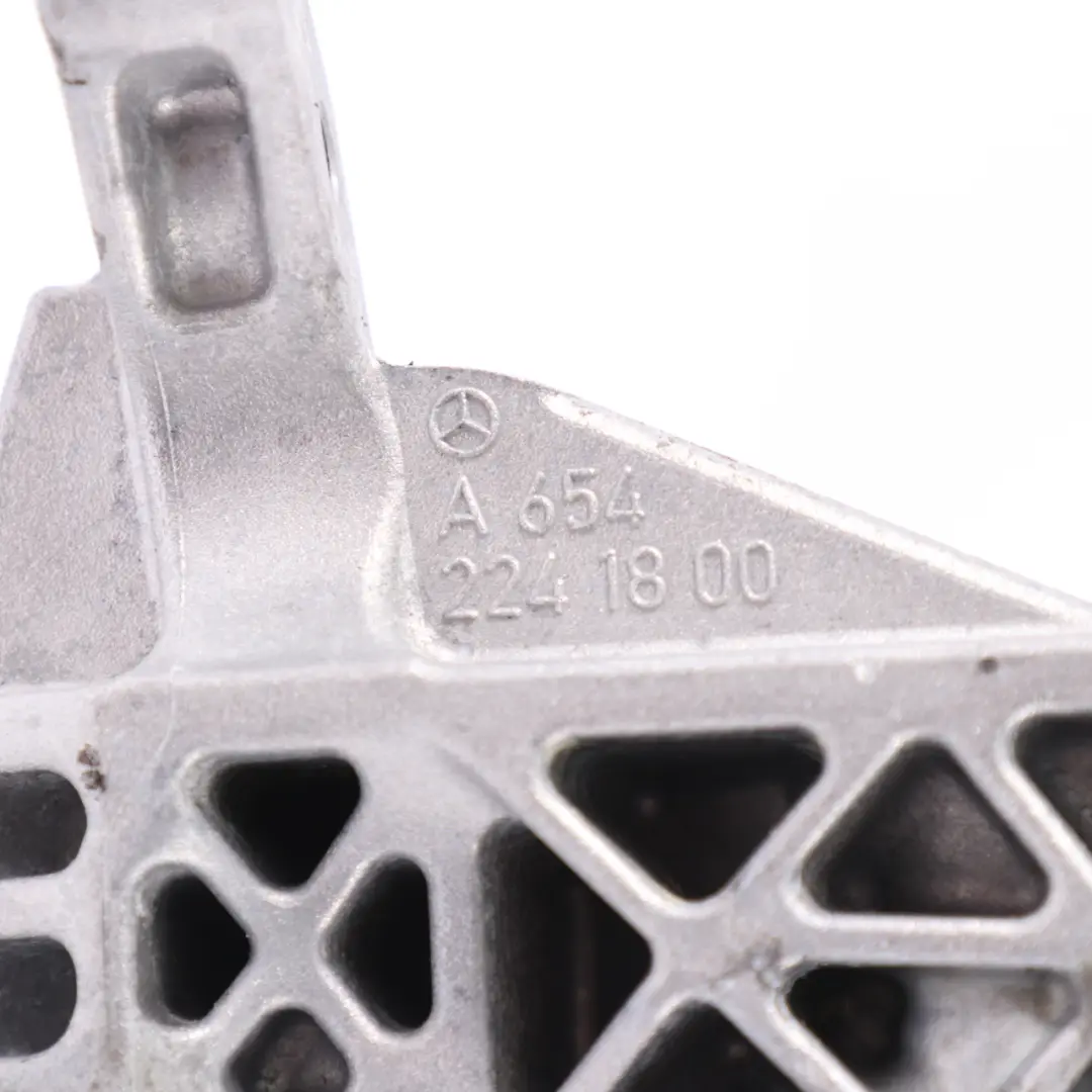 Hintere Hebeöse Motor Halterung für Mercedes C118 mit Teilenummer A6542241800 Mercedes C118 Hintere Hebeöse Motor Halterung - SKU A6542241800 - Teilenummer A6542241800