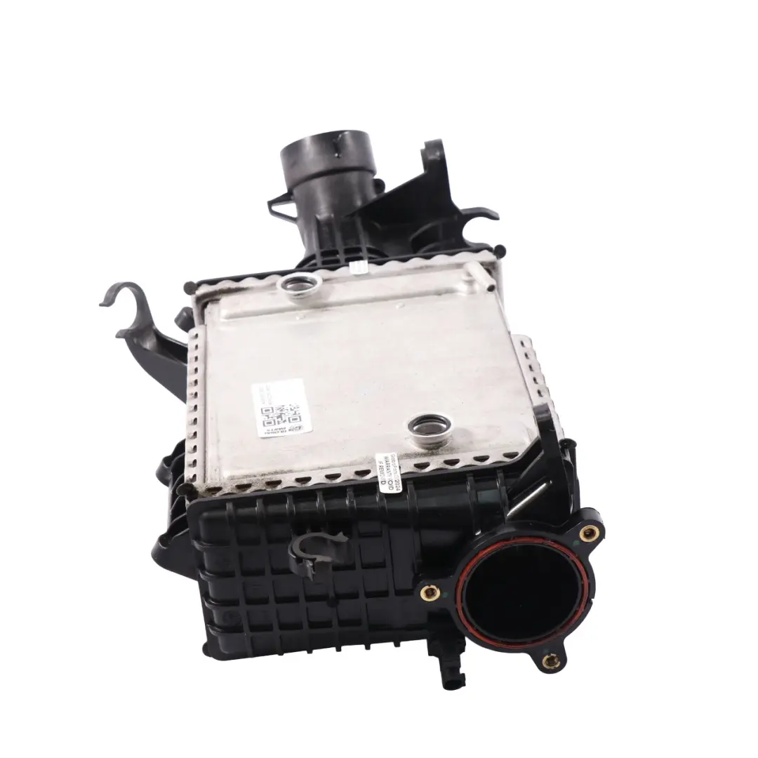 OM656 Diesel Refroidisseur d'air pour Intercooler Mercedes W213 C238 à propos du numéro de pièce A6560903800 Intercooler Mercedes W213 C238 OM656 Diesel Refroidisseur d'air - SKU A6560903800 - Numéro de pièce A6560903800