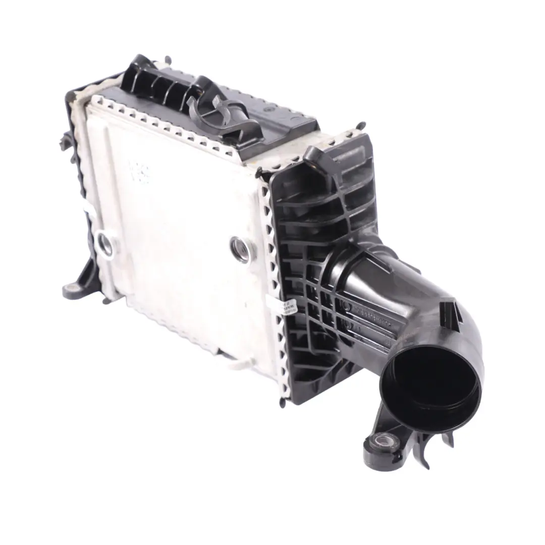 OM656 Diesel Raffreddatore di aspirazione per Intercooler Mercedes W213 con numero di parte A6560903800 Intercooler Mercedes W213 OM656 Diesel Raffreddatore di aspirazione - SKU A6560903800 - Numero di parte A6560903800