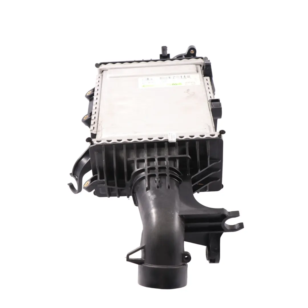 OM656 Diesel Refroidisseur d'air pour Intercooler Mercedes W213 C238 à propos du numéro de pièce A6560903800 Intercooler Mercedes W213 C238 OM656 Diesel Refroidisseur d'air - SKU A6560903800 - Numéro de pièce A6560903800