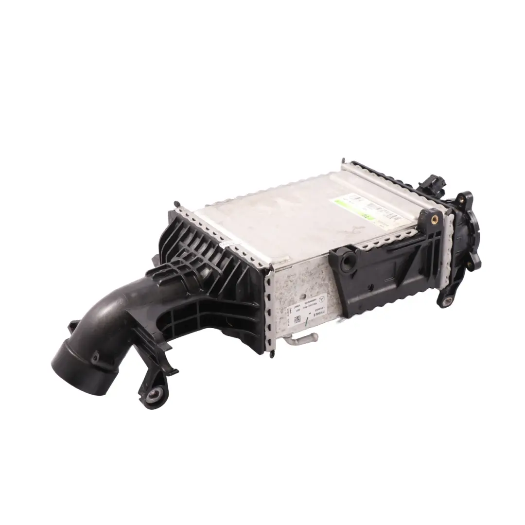 OM656 Diesel Raffreddatore di aspirazione per Intercooler Mercedes W213 con numero di parte A6560903800 Intercooler Mercedes W213 OM656 Diesel Raffreddatore di aspirazione - SKU A6560903800 - Numero di parte A6560903800