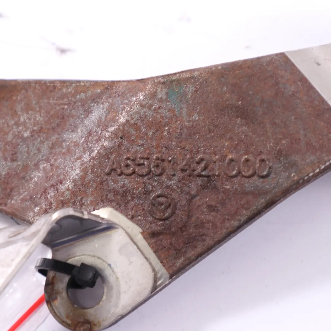 Motore diesel OM656 Supporto collettore scarico per Mercedes W213 con numero di parte A6561421000 Mercedes W213 Motore diesel OM656 Supporto collettore scarico - SKU A6561421000 - Numero di parte A6561421000