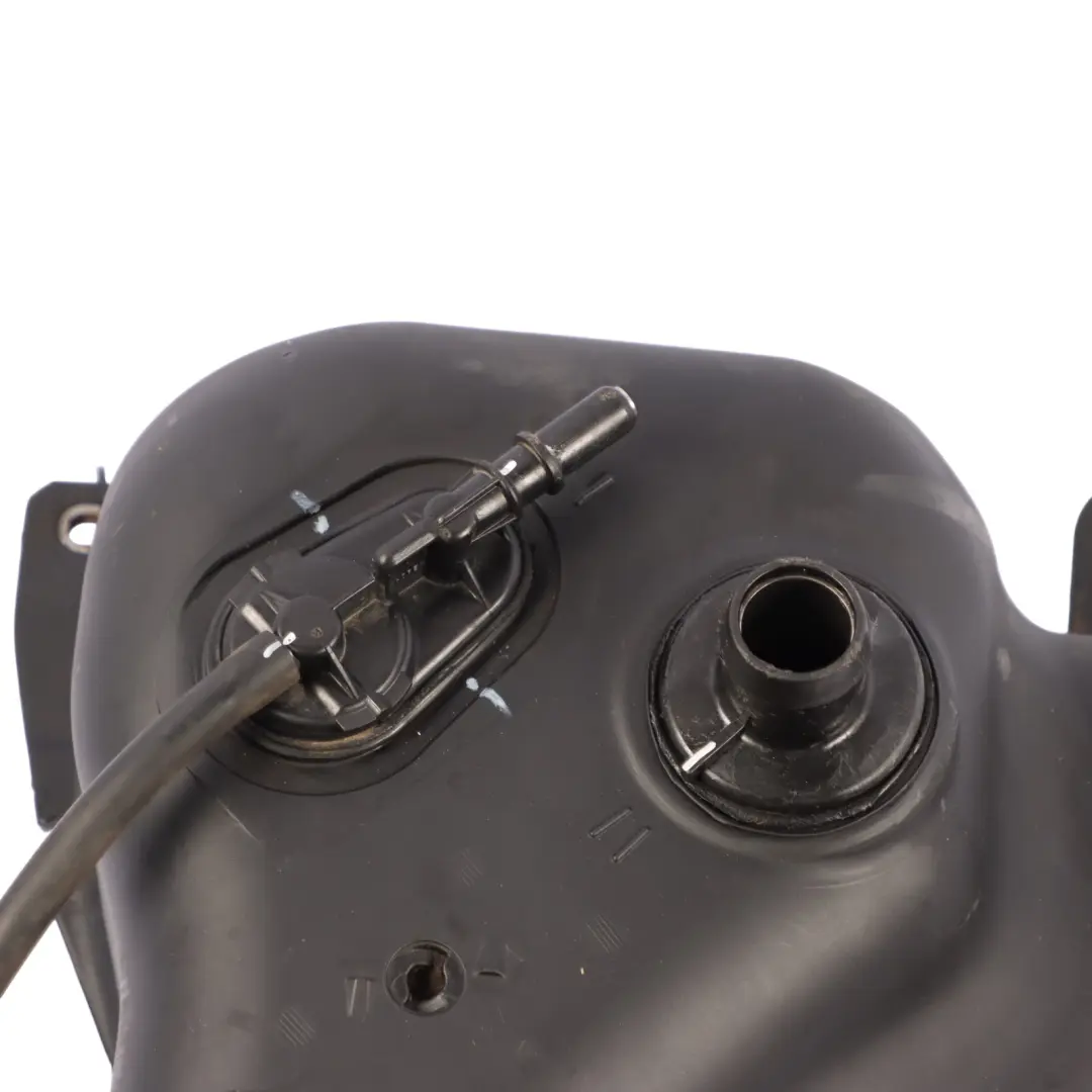 Additivtank Mercedes Sprinter W906 AdBlue Dieseltank Vorratsbehälter für mit Teilenummer A9064701700 Additivtank Mercedes Sprinter W906 AdBlue Dieseltank Vorratsbehälter - SKU A9064701700 - Teilenummer A9064701700