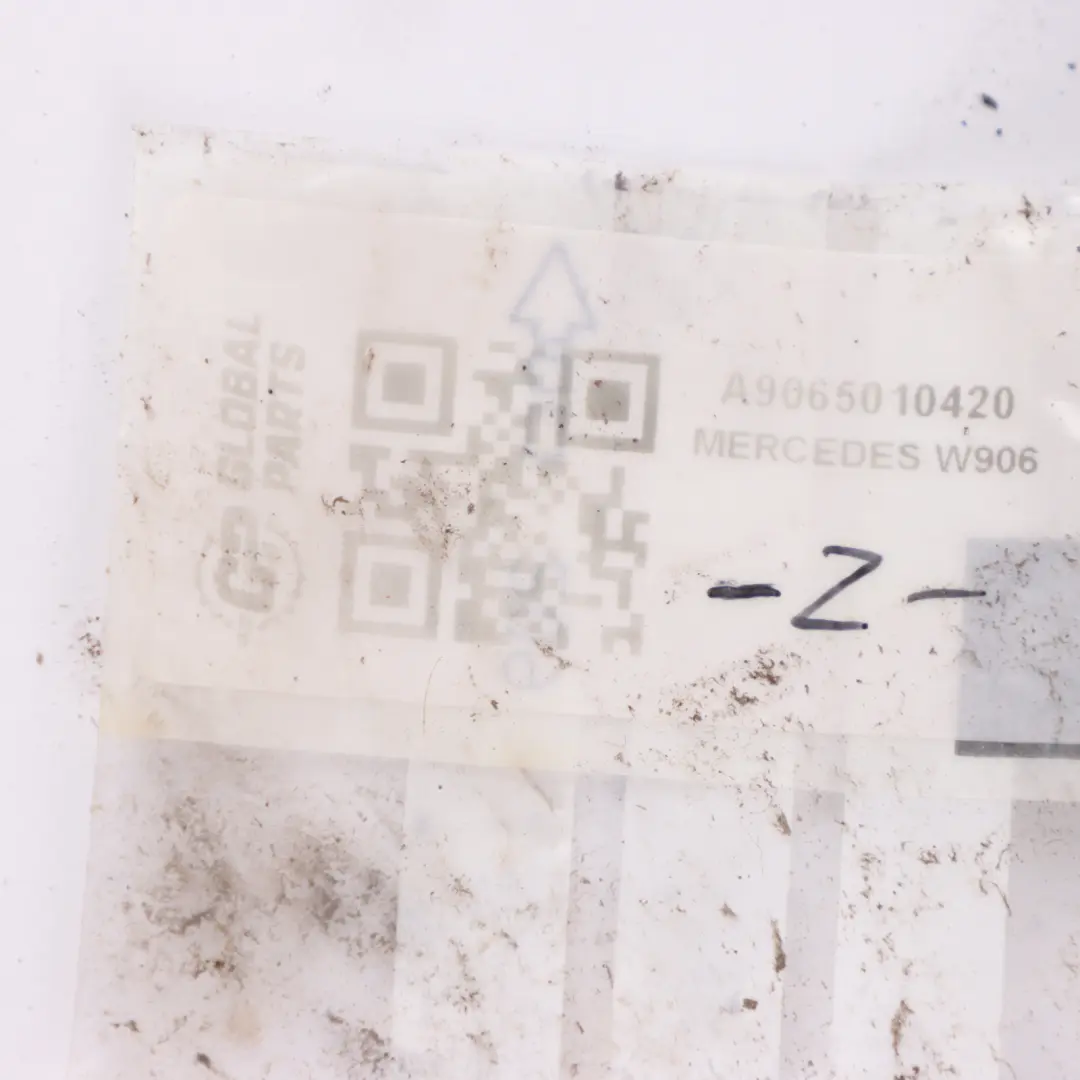 Radiatore dell'olio Montaggio Telaio Supporto Staffa per Mercedes W906 con numero di parte A9065010420 Mercedes W906 Radiatore dell'olio Montaggio Telaio Supporto Staffa - SKU A9065010420 - Numero di parte A9065010420