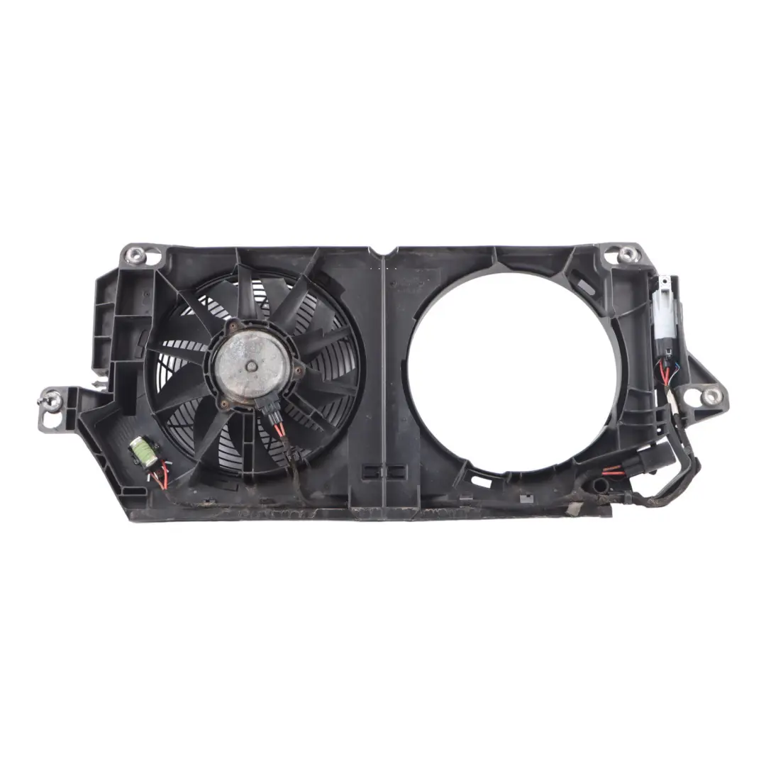 W907 Diesel A/C Radiatore Sindone Ventola Soffiante per Mercedes W906 con numero di parte A9065051455 Mercedes W906 W907 Diesel A/C Radiatore Sindone Ventola Soffiante - SKU A9065051455 - Numero di parte A9065051455