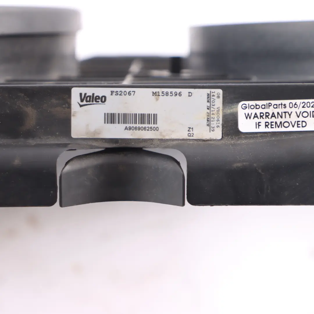 W907 Diesel A/C Radiatore Sindone Ventola Soffiante per Mercedes W906 con numero di parte A9065051455 Mercedes W906 W907 Diesel A/C Radiatore Sindone Ventola Soffiante - SKU A9065051455 - Numero di parte A9065051455