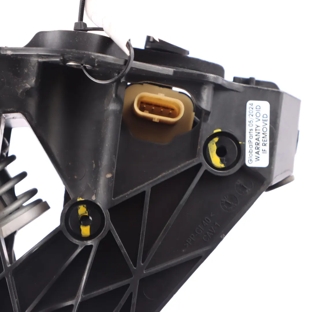 Mercedes Sprinter W907 Clutch Pedal Assembly Manual - SKU A9072901300 - Part number A9072900000