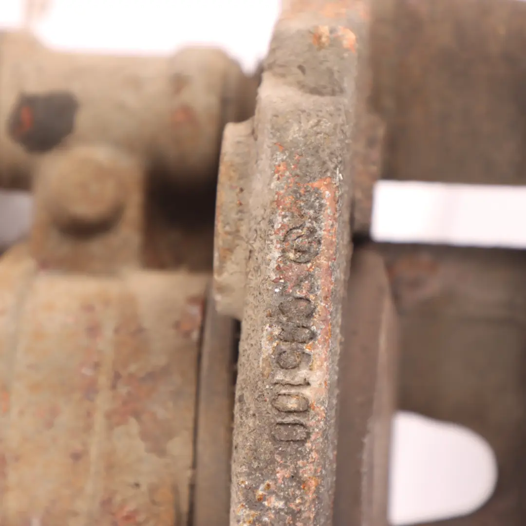 W907 Pinza Freno Anteriore Alloggiamento Freno Destro per Mercedes con numero di parte A9074219200 Mercedes W907 Pinza Freno Anteriore Alloggiamento Freno Destro - SKU A9074219200 - Numero di parte A9074219200