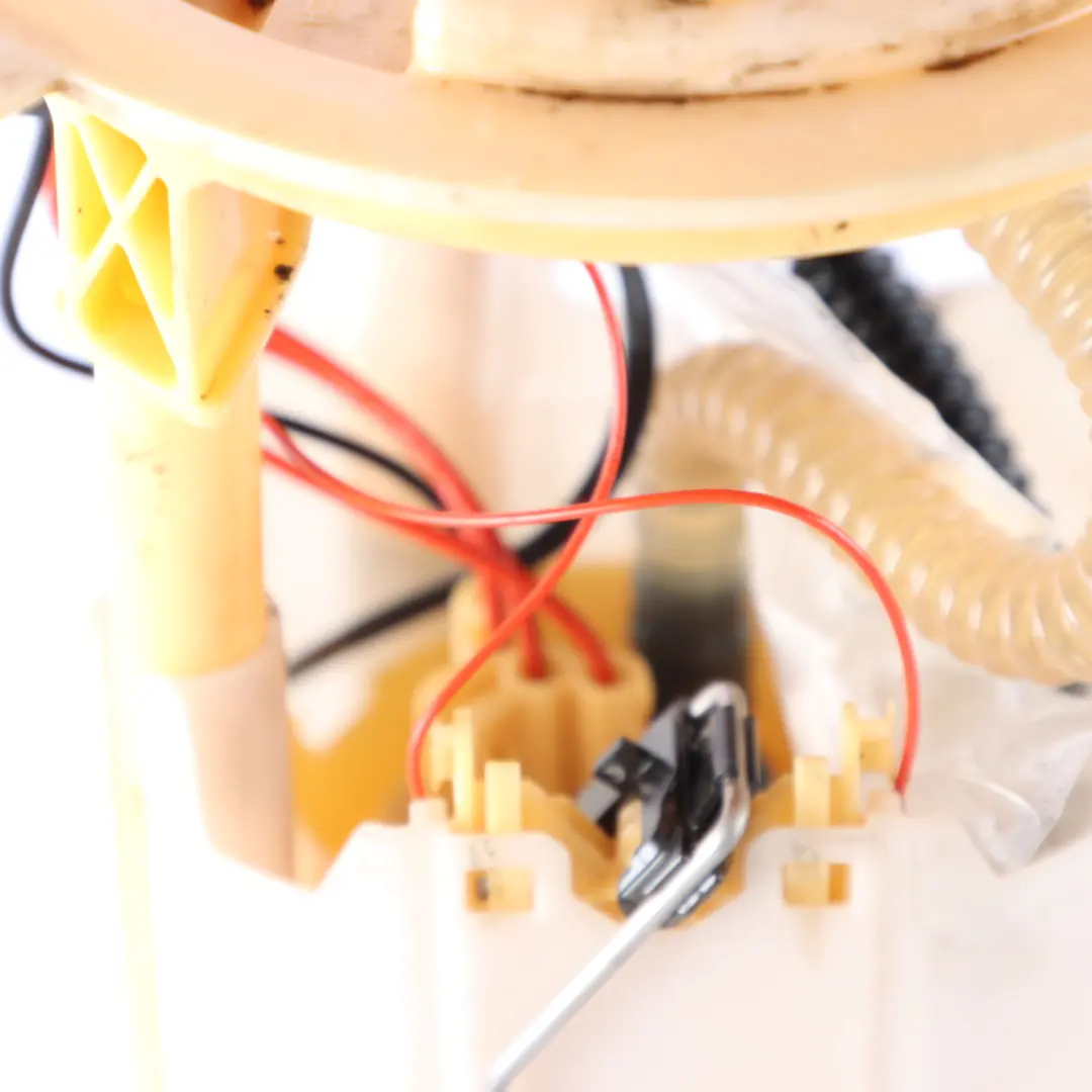 W907 Pompe à carburant - Unité de réservoir pour Mercedes à propos du numéro de pièce A9074702300 Mercedes W907 Pompe à carburant - Unité de réservoir - SKU A9074702300 - Numéro de pièce A9074702300