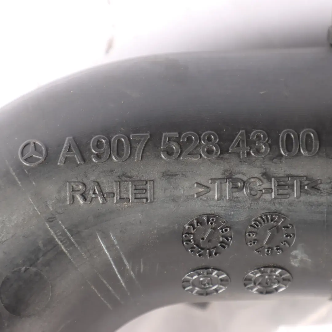 Przewód Powietrza Mercedes W907 W910 Diesel OM654 Rura Dolotu do o numerze A9075284300 Przewód Powietrza Mercedes W907 W910 Diesel OM654 Rura Dolotu - SKU A9075284300 - Numer Części A9075284300