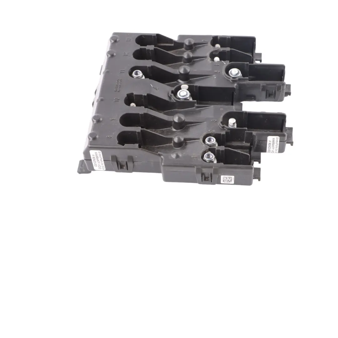 W907 Scatola Fusibili Batteria Distribuzione Positivo A2479061803 per Mercedes con numero di parte A9075407312 Mercedes W907 Scatola Fusibili Batteria Distribuzione Positivo A2479061803 - SKU A9075407312 - Numero di parte A9075407312