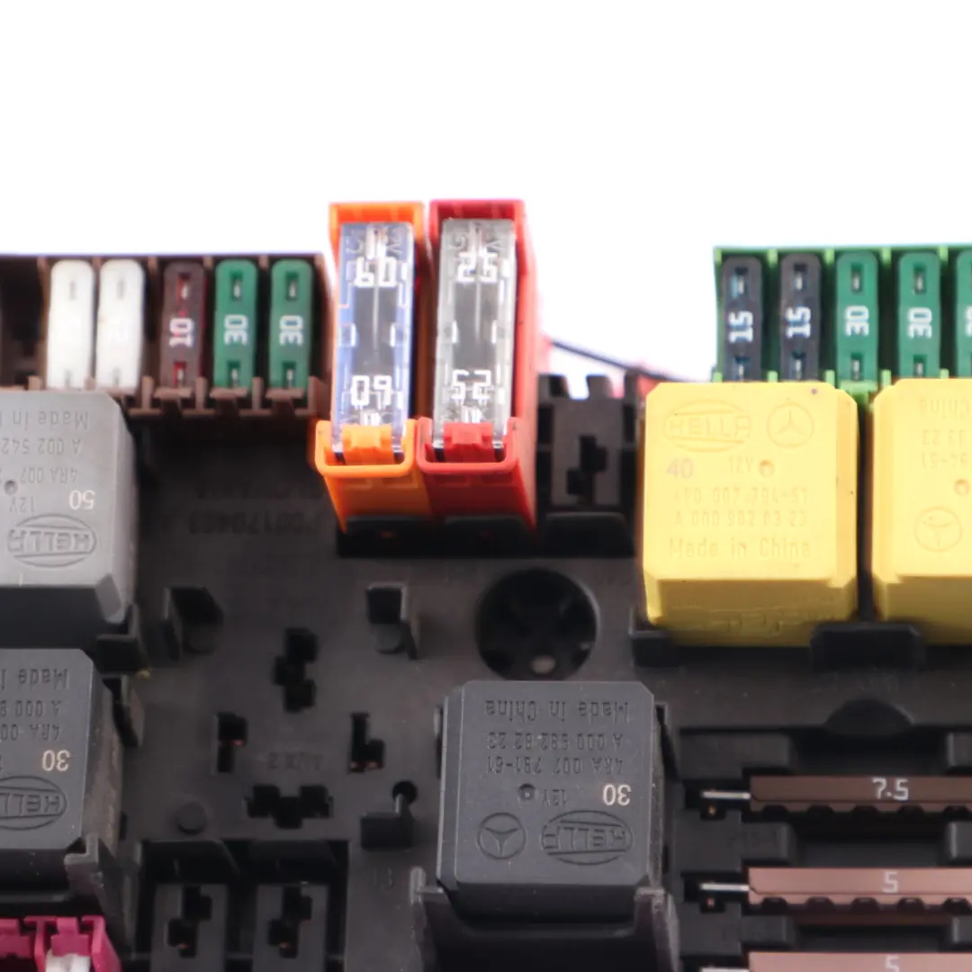 Sicherungskasten Mercedes Sprinter W907 W910 Relaiskasten Modul für mit Teilenummer A9075450100 Sicherungskasten Mercedes Sprinter W907 W910 Relaiskasten Modul - SKU A9075450100 - Teilenummer A9075450100